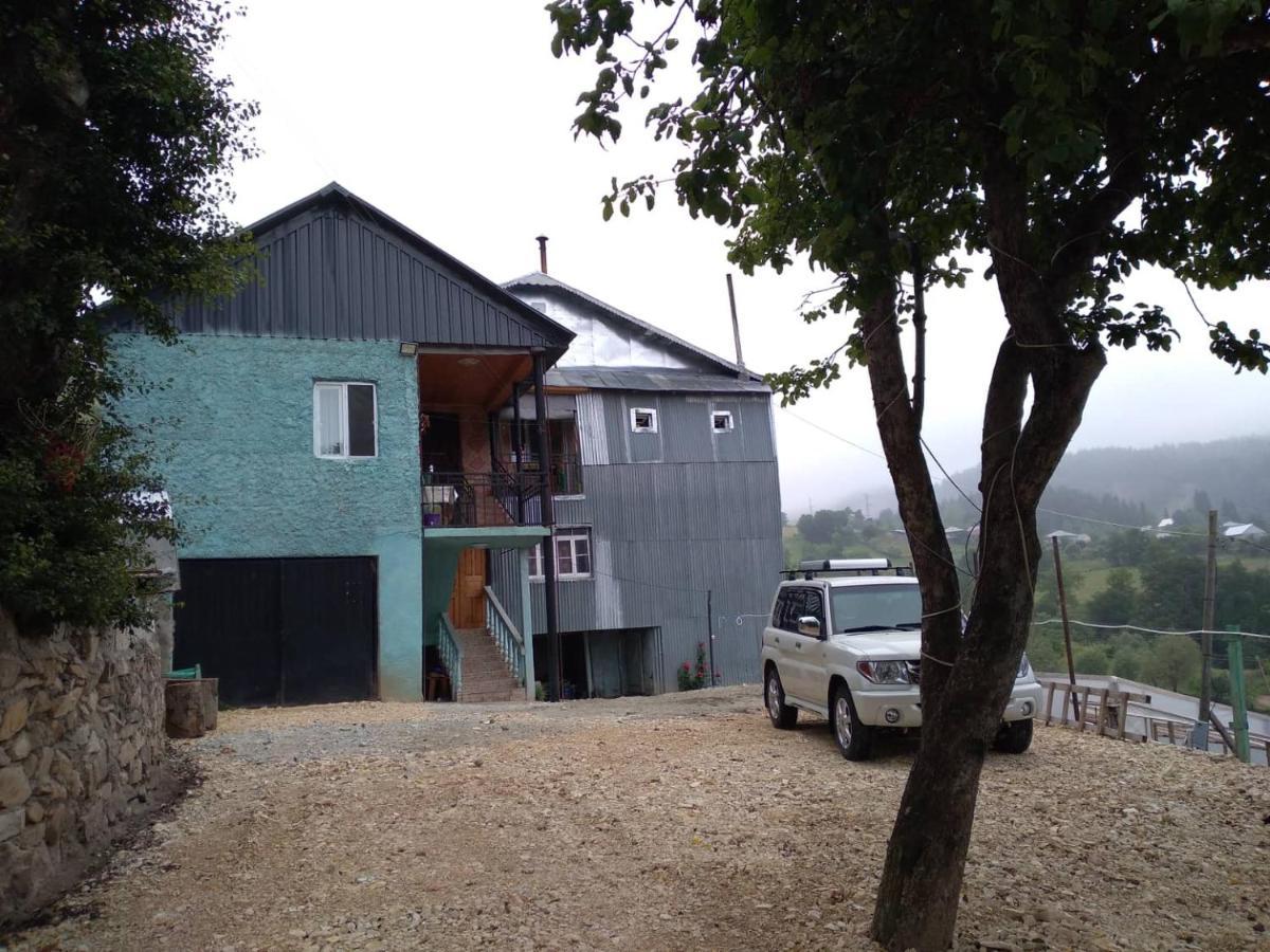 Guest House Luka Danisparauli Exterior foto